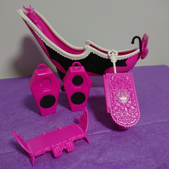 Monster high bath tub ect. - Picture 11 of 13